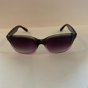 NWOT - Women's Purple Plastic Framed Sunglasses